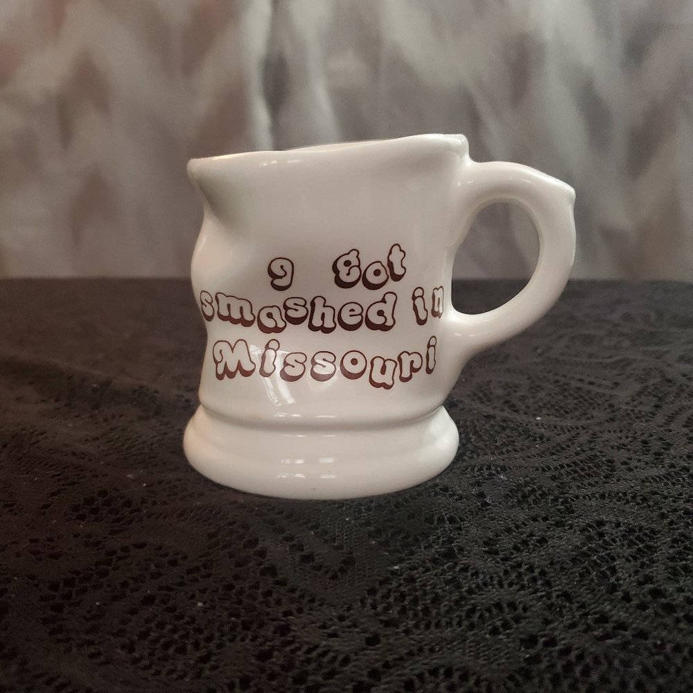 🤩3/$15! Vintage "I Got Smashed in Missouri" ceramic coffee mug